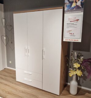 Kleiderschrank