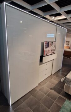 Schwebetürenschrank