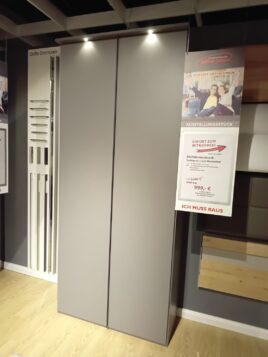 Drehtürenschrank
