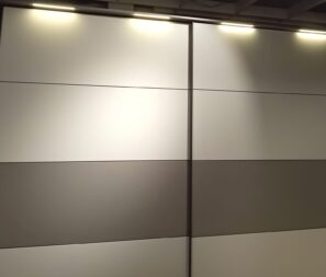 Schwebetürenschrank
